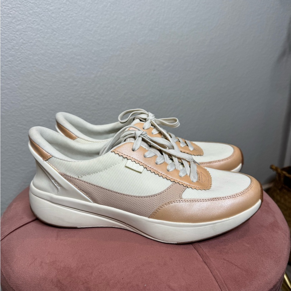 Kizik Hands Free Slip On Sneakers Womens 9.5 Prague Cream‎ Tan Leather Comfort
